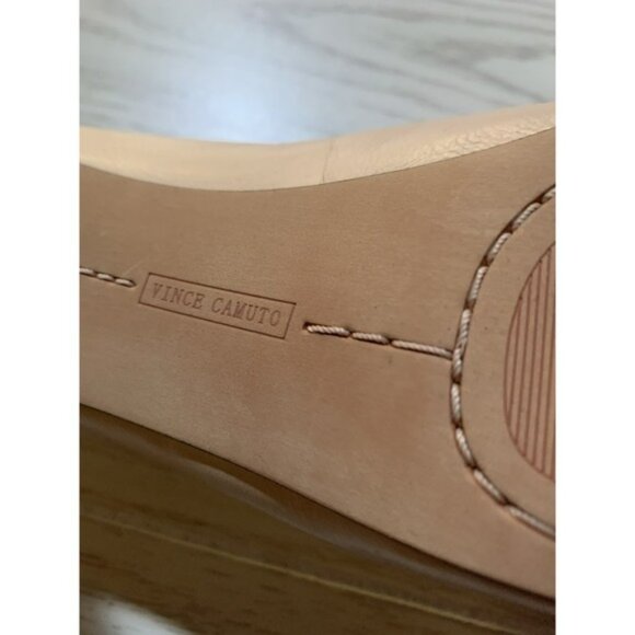 Vince Camuto tan with Gold Spikes Pumps/Platform - size 38. Size 7.5 Or 8 USA - Picture 16 of 16